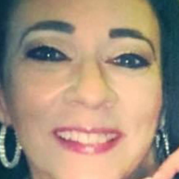 Meet your Posher, Stephanie - Picture 1 of 1